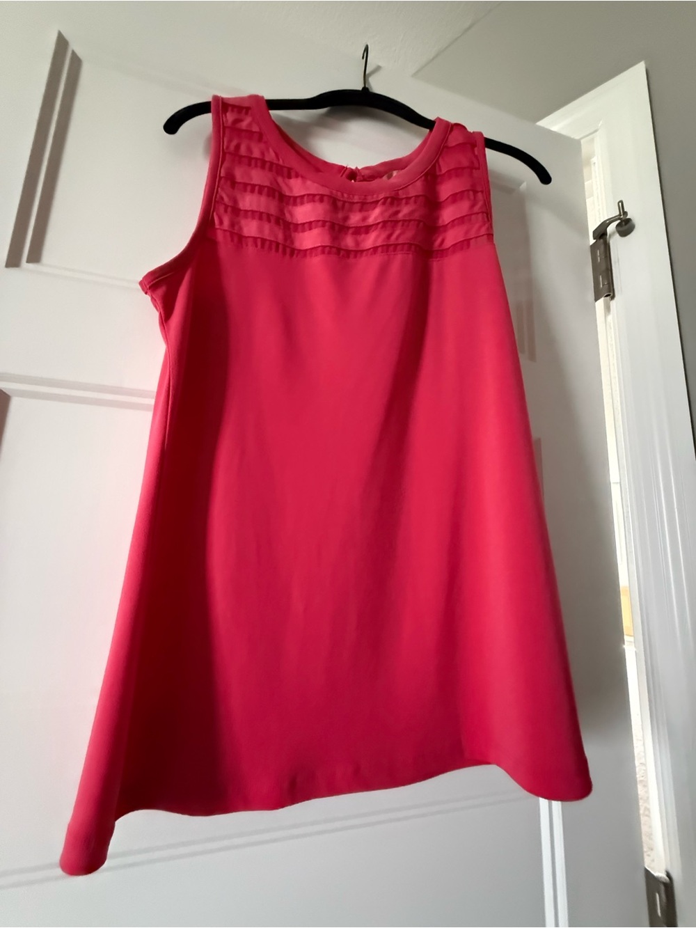 Banana Republic Sleeveless Tunic in Vibrant Pink